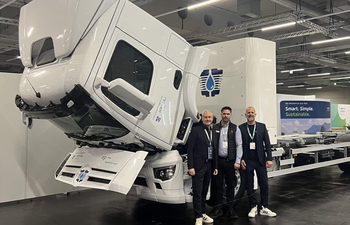Hydrogen truck delivered to German logistics firm after ruling out electric vehicles
