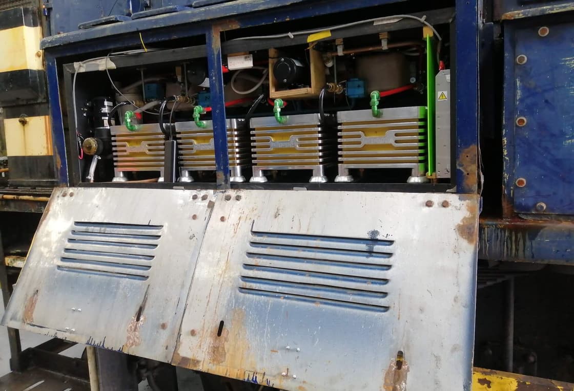 Rail project produces hydrogen onboard to clean up diesel locomotives