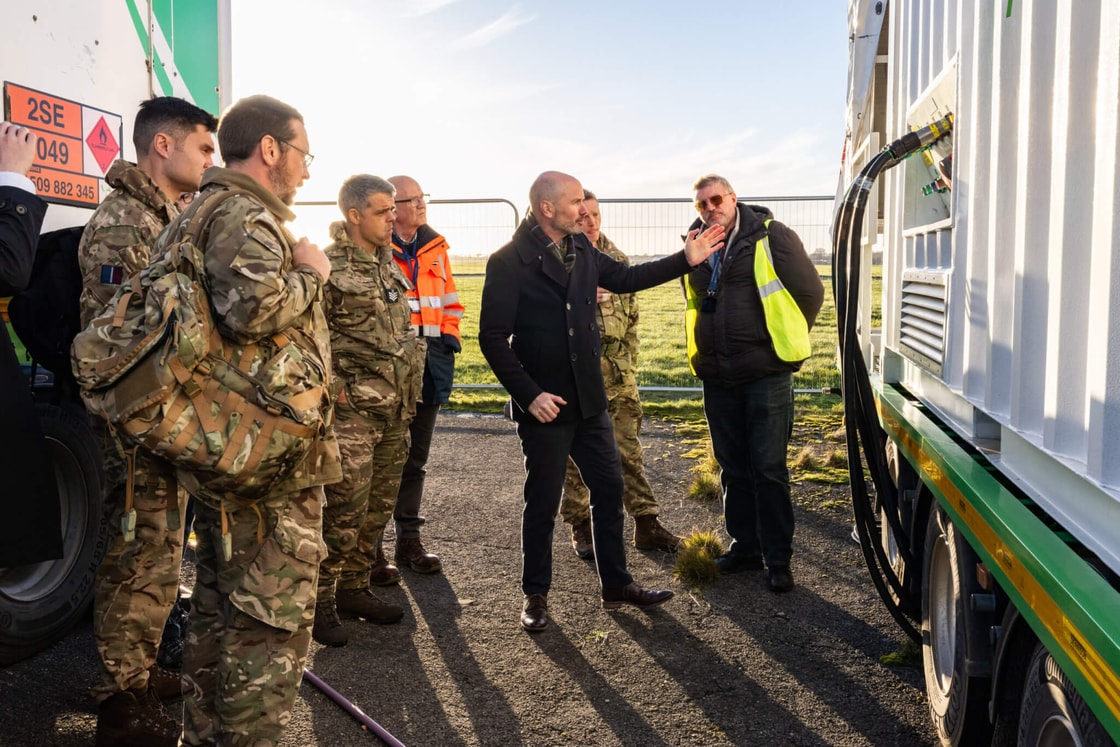 GeoPura demonstrates hydrogen power units to UK military at RAF Waddington