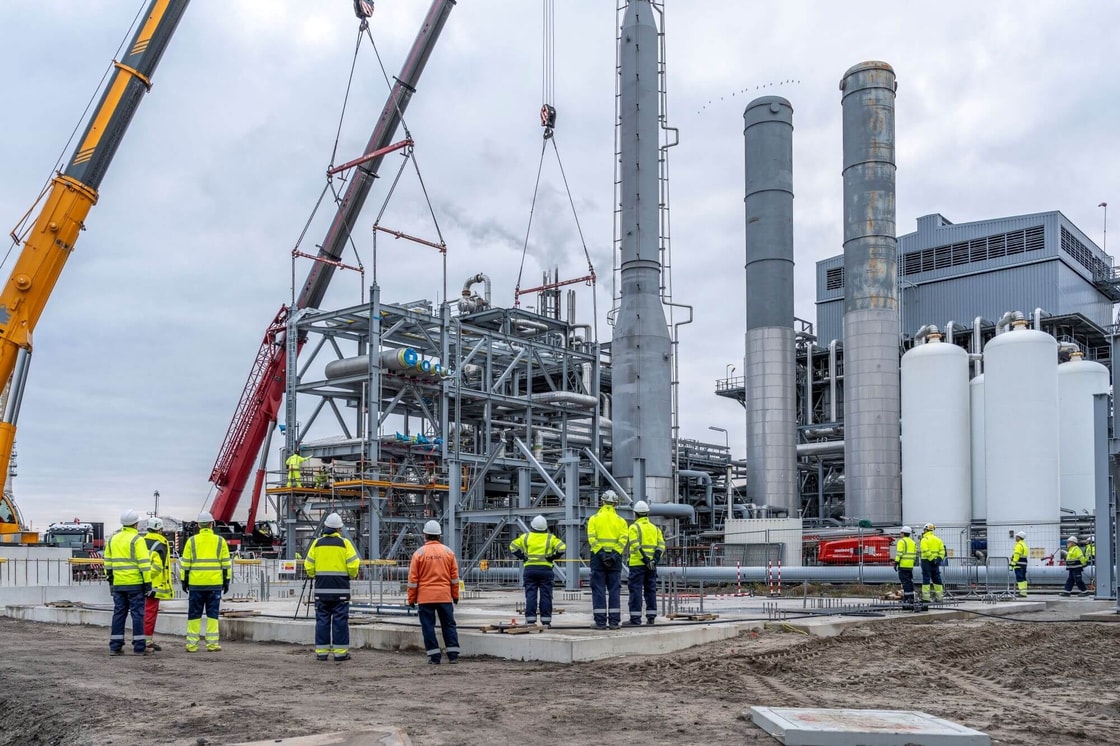 Carbon capture modules arrive at Air Products’ Rotterdam grey hydrogen plant