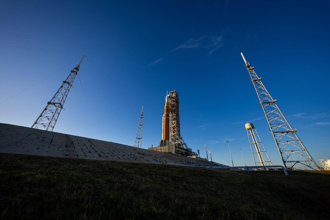 Liquid hydrogen leak stops Artemis II rehearsal