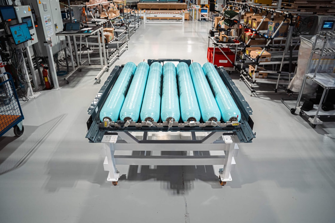 BMW reworks iX5 hydrogen tanks to boost range to 750km