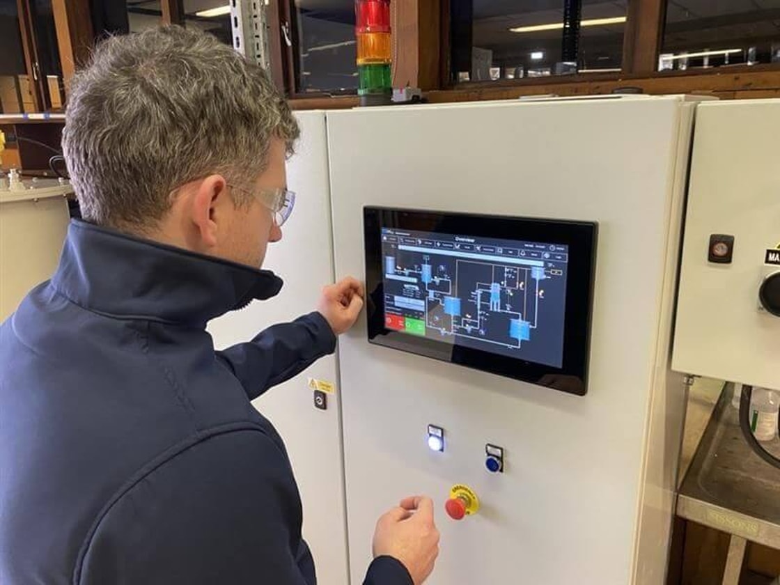 Clyde Hydrogen builds first integrated decoupled electrolyser system