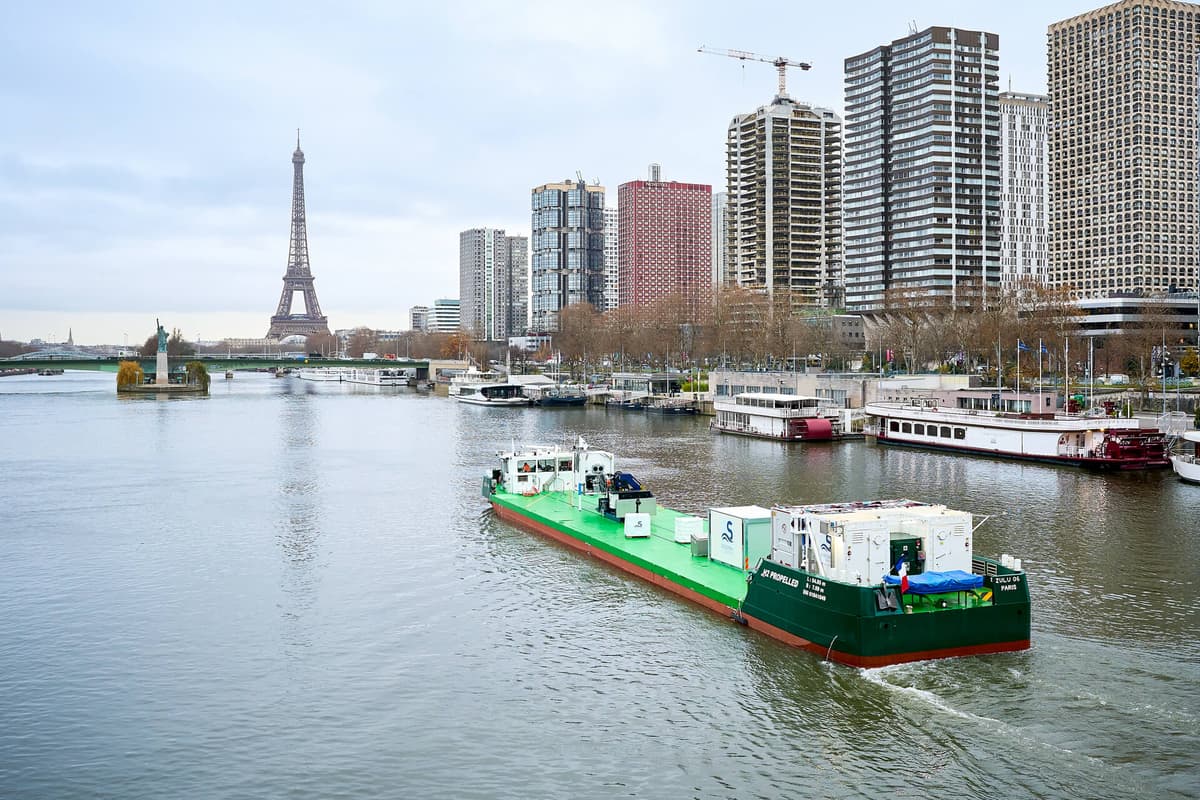 France's First Hydrogen-Powered River Vessel Sets Sail in Paris