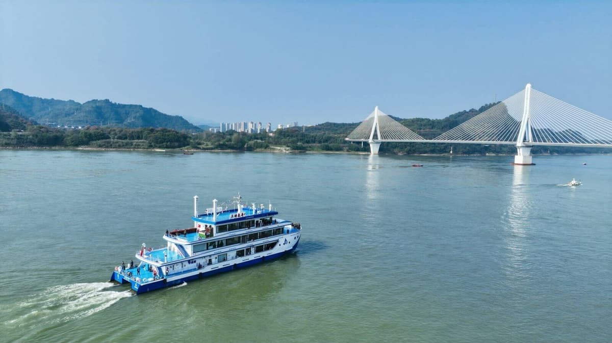 China's first hydrogen-powered boat begins voyage | Mobility - Vimarsana News