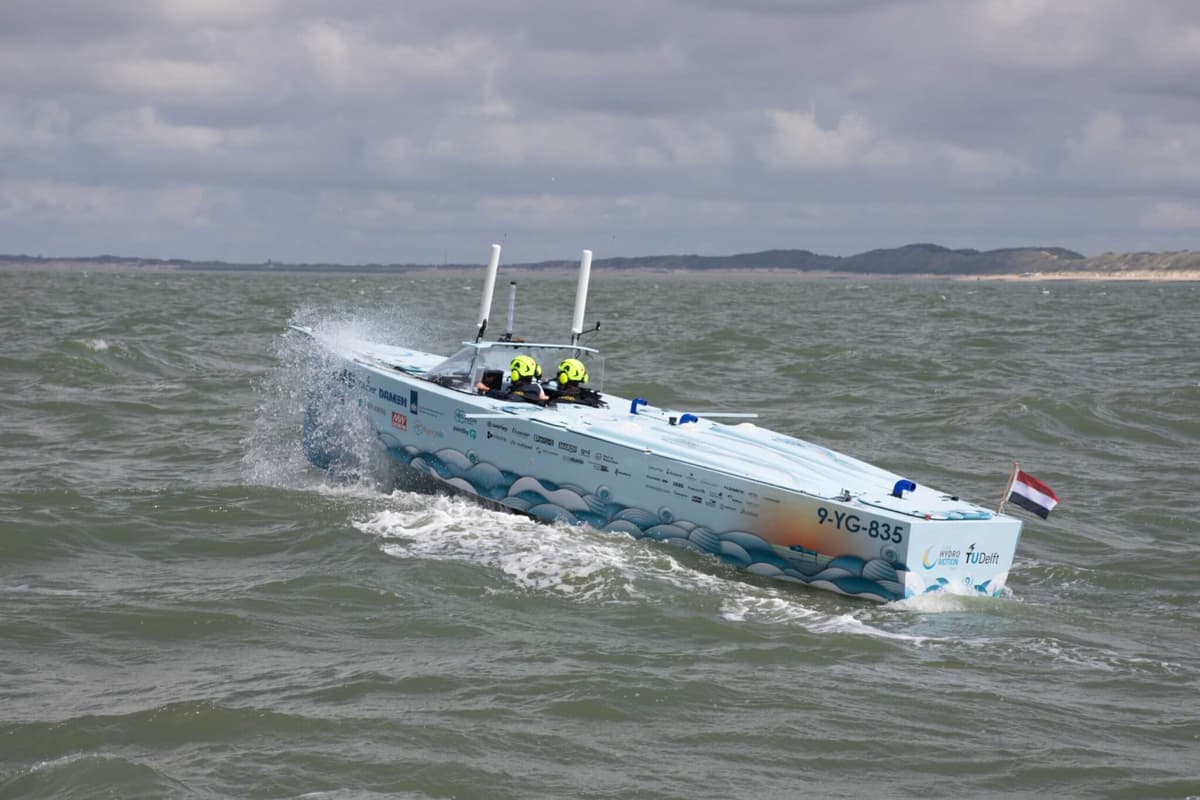 TU Delft Hydro Motion Team's Successful North Sea Voyage on Hydrogen-Powered Boat