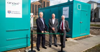 Angel Trains donates hydrogen electrolyser to University of St Andrews