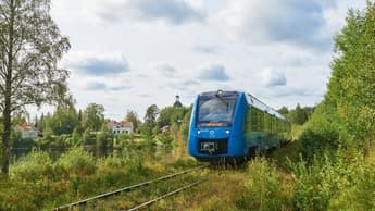 Hydrogen-powered train makes its debut in Sweden