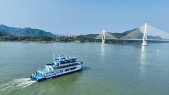 China’s first hydrogen-powered boat begins voyage