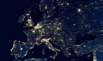 European low-carbon hydrogen production cost premium fell below unabated SMR in Q1 of 2023, says ICIS