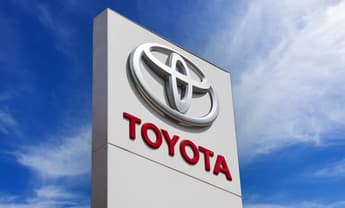 Toyota unveils new hydrogen fuel cell with 20% more range