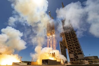 Delta IV successfully launches powered by liquid hydrogen/liquid oxygen engines