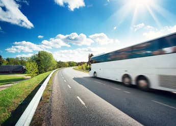 Hydrogen-fuelled bus using Loop Energy technology unveiled in Slovakia