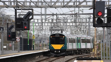 vivarail-train