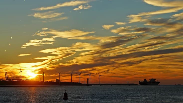 Shell wants to create a green hydrogen hub in the port of Rotterdam