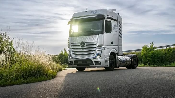 Daimler Trucks announces liquid hydrogen-fuelled truck trials