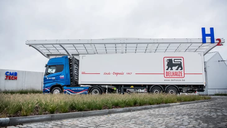 Van Moer Logistics and Delhaize put its first hydrogen dual fuel truck into operation