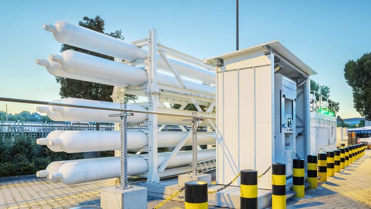 HHLA commissions Linde Engineering for Port of Hamburg hydrogen refuelling station