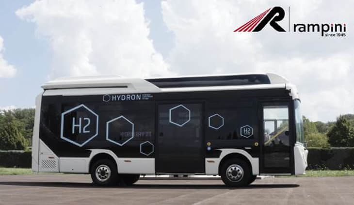italian-hydrogen-powered-bus-using-loop-energy-fuel-cells-launched