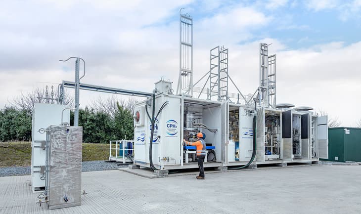 CPH2 membrane-less electrolyser produces hydrogen in site test as cash tightens