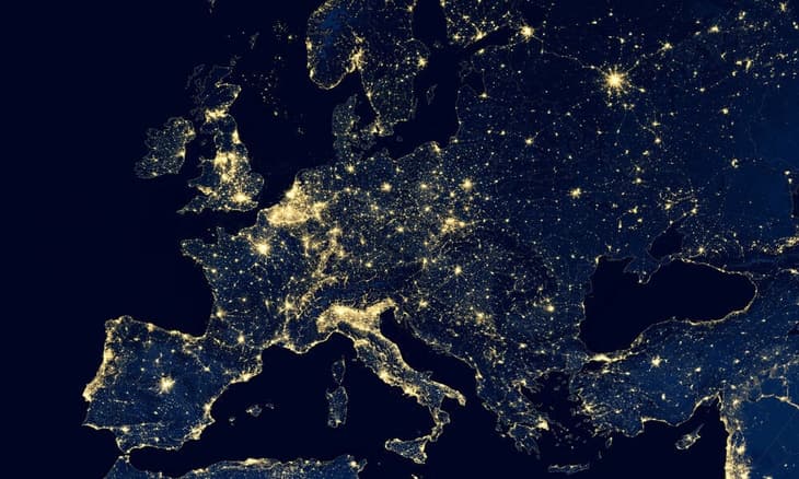 European low-carbon hydrogen production cost premium fell below unabated SMR in Q1 of 2023, says ICIS