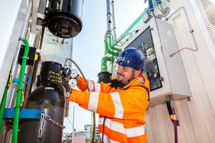 Hydrogen successfully powers HS2 construction site in UK