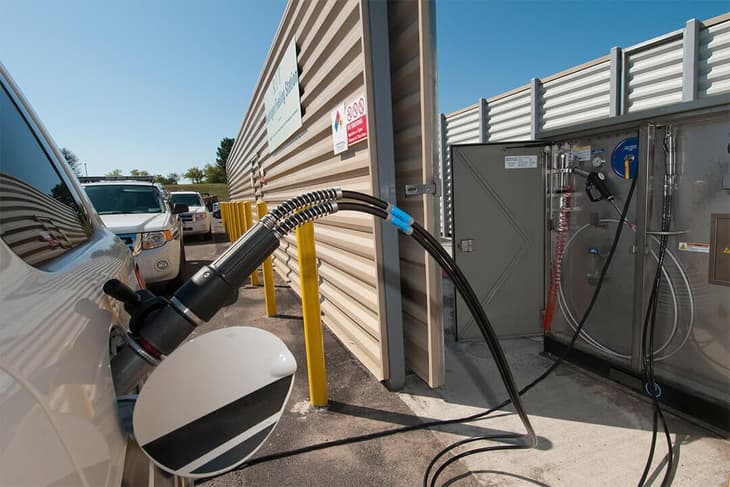 RIT Lecturer assists fuel cell lesson development