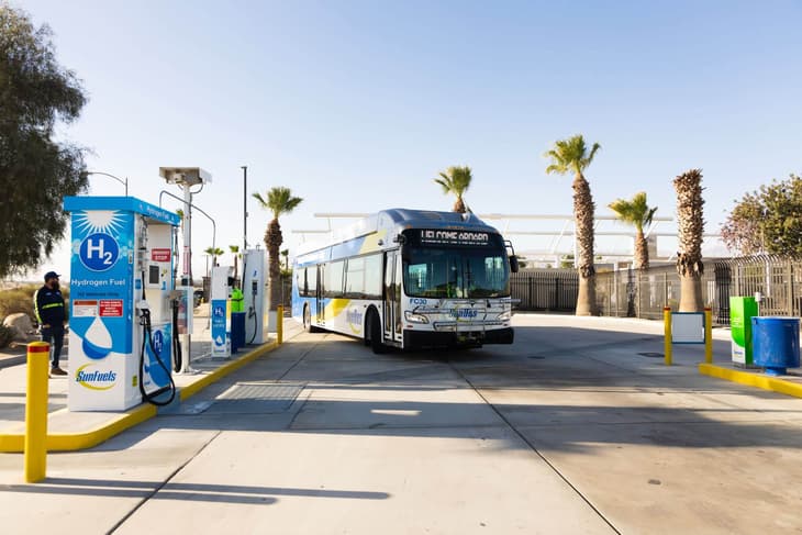 Nikkiso opens hydrogen refuelling station for California bus operator