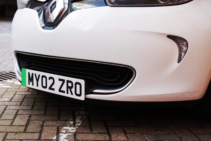 uk-introduces-green-number-plates-for-zero-emission-vehicles