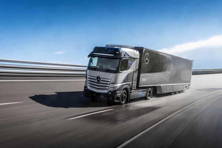 Mercedes-Benz GenH2 Truck under rigorous testing