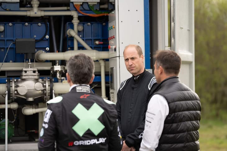 Extreme E hosts The Duke of Cambridge to showcase hydrogen and battery-electric prowess