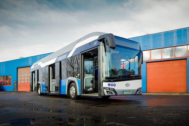 Bus manufacturer orders further 62 hydrogen fuel cell engines from Ballard