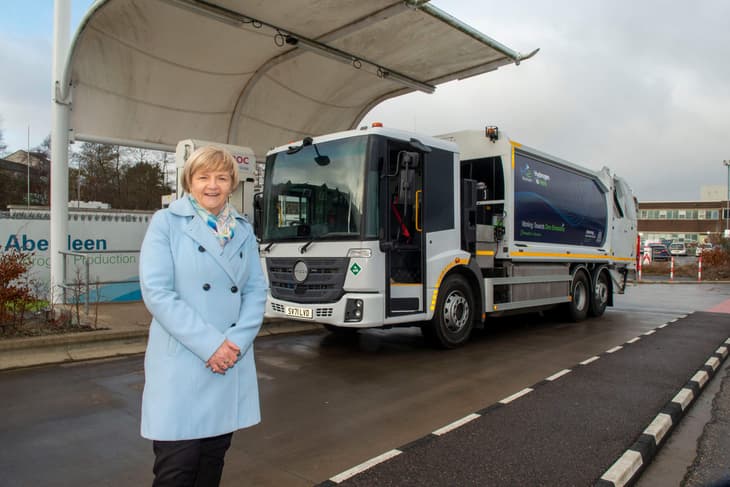 aberdeen-city-council-deploys-uks-first-hydrogen-waste-truck