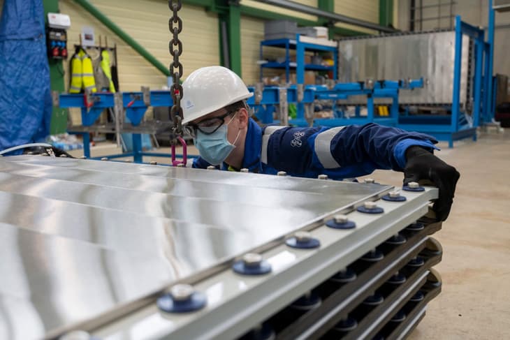 thyssenkrupp nucera reserves ‘high multi-hundred MW’ electrolyser production capacity