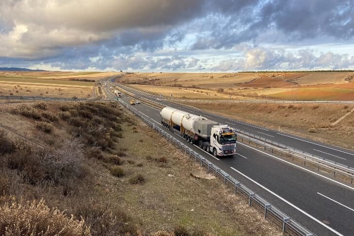 Iberdrola receives first hydrogen storage tanks for key Spanish hydrogen production project