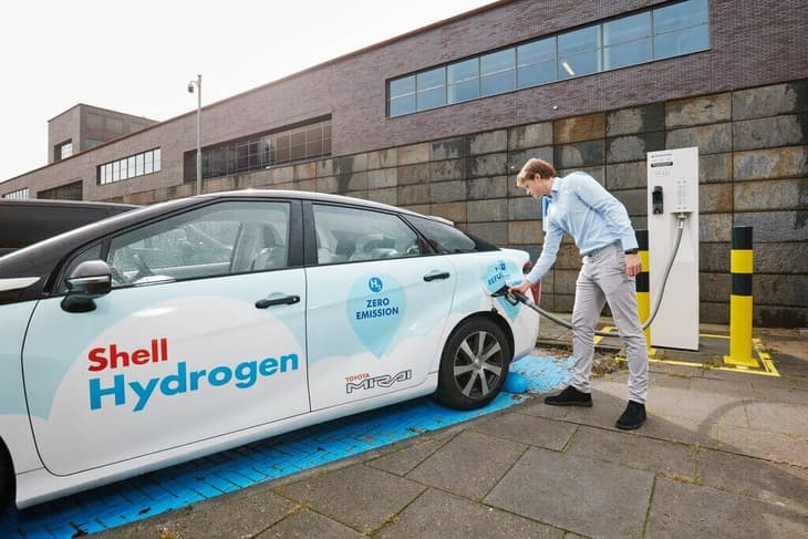 Shell to invest $1bn a year in hydrogen and CCS in next two years