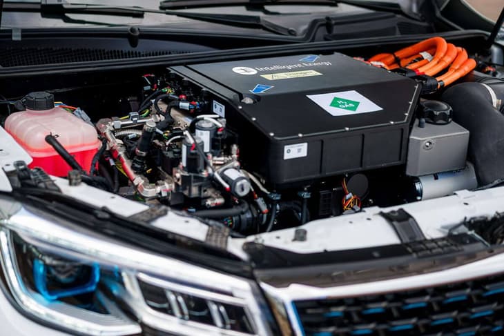 Intelligent Energy’s 157kW fuel cell powers SUV