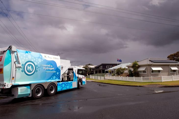 hyzon-motors-deploys-hydrogen-powered-waste-collection-truck-in-australia