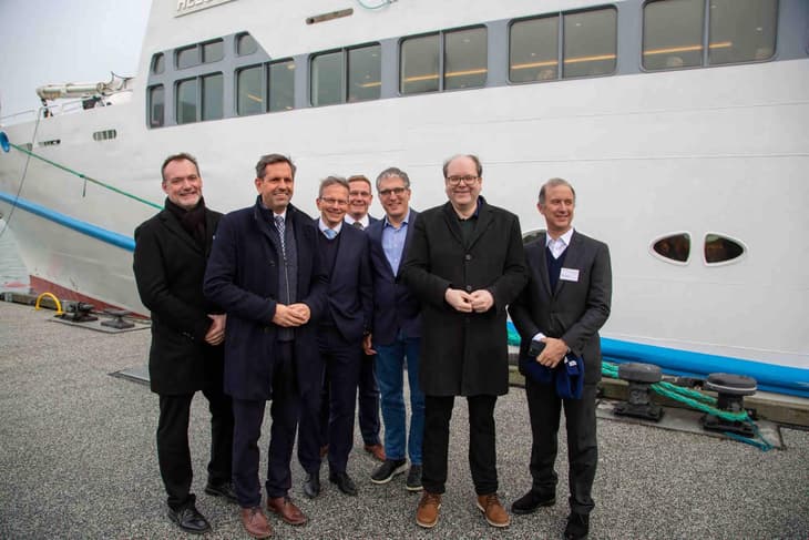uniper-tes-nports-to-cooperate-on-green-gas-terminal-at-wilhelmshaven