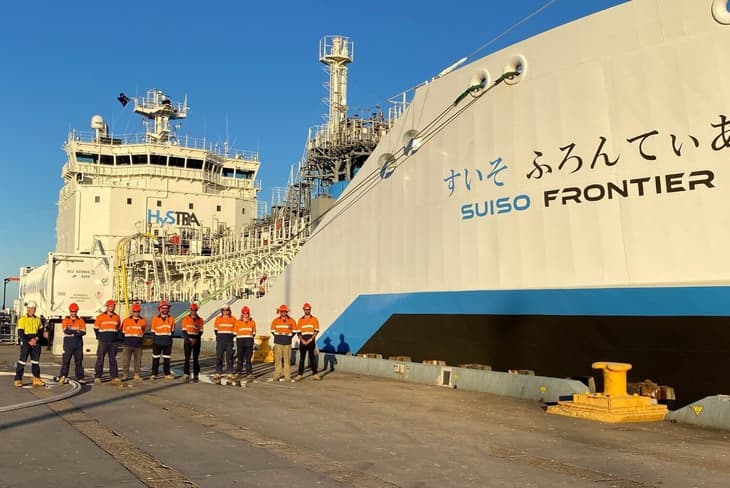 worlds-first-liquid-hydrogen-carrier-on-route-to-japan