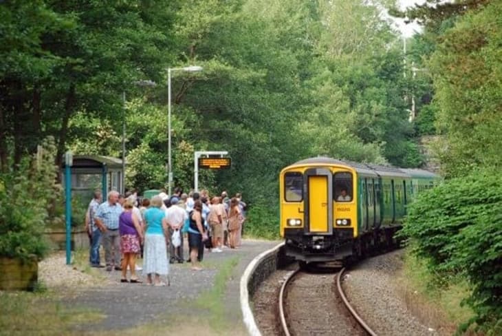 Wales to gain hydrogen-powered trains subject to feasibility study by Ballard