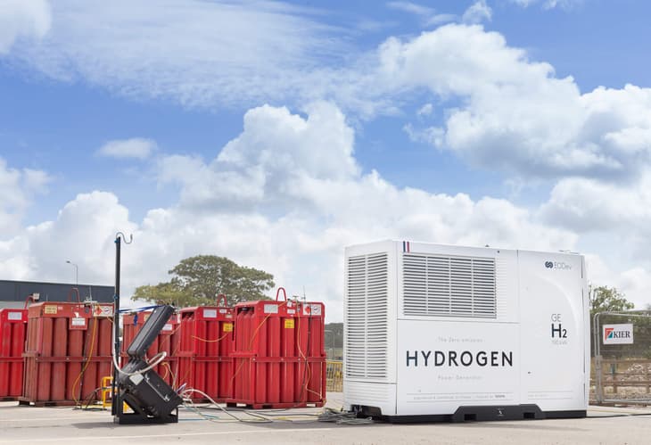 Hydrologiq deploys hydrogen-powered generator to UK road construction site