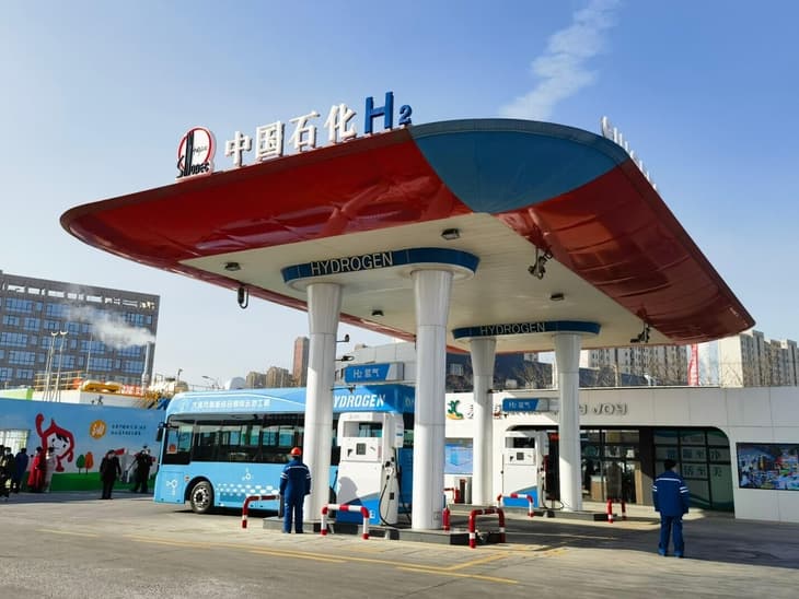 Sinopec launches ‘first’ methanol-to-hydrogen and refuelling station in China