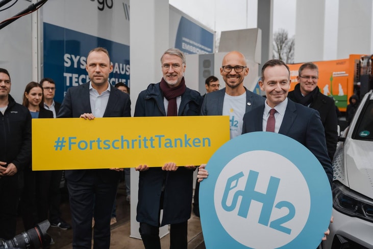H2 MOBILITY Germany opens Berlin hydrogen refuelling station