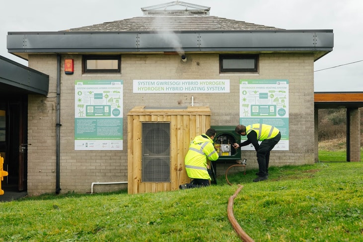 Smart hydrogen hybrid heating system successfully trialled in the UK