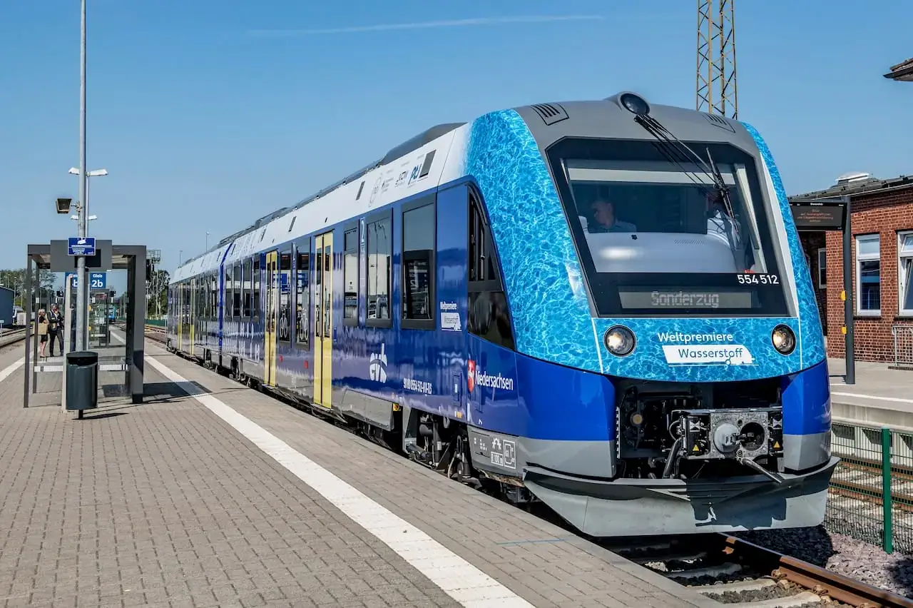 Hydrogen supply disruption forces German rail operator back onto diesel | Mobility | H2 View