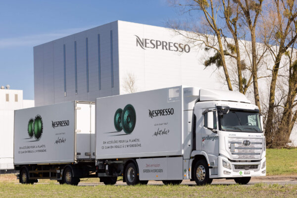 Wasserstoff als Schlüssel zur Dekarbonisierung der Nespresso-Logistik; Wasserstoff-Lkw werden bis 2022 auf sechs steigen Wasserstoff als Schlüssel zur Dekarbonisierung der Nespresso-Logistik; Wasserstoff-Lkw werden bis 2022 auf sechs steigen