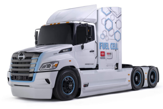 Hino hydrogen truck unveiled in California