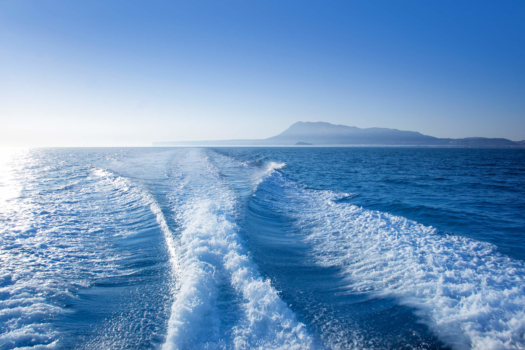 Hydrogen-powered leisure boat to hit markets next year